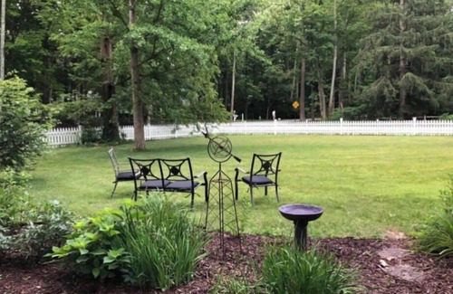 Indianapolis Casa | Fox Knoll 2-LRG Private Room-Grand Park, Concerts,Butler! Park-Like Setting!