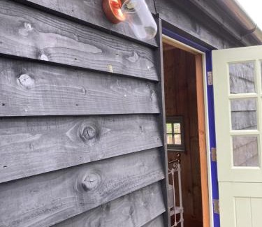 Sidmouth Otro | Fox lodge Shepherd Hut Sidmouth