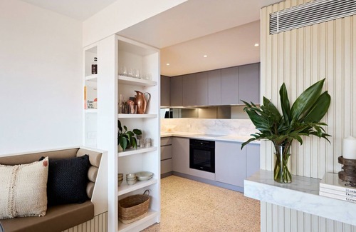 Elizabeth Bay Apartamento | Fox on Macleay is a Two Bedroom Apartment