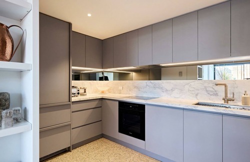 Elizabeth Bay Apartamento | Fox on Macleay is a Two Bedroom Apartment