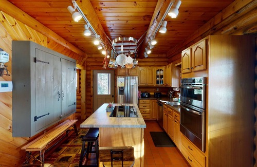 Shirley Casa | Fox Quarry Lodge (Direct ATV and Snowmobile Trail Access!)