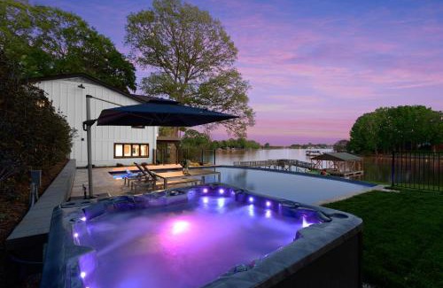 Westport Casa | Fox Run w/Heated Pool & Optional Boat Rental