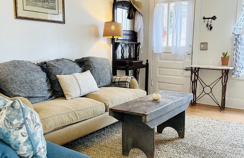Franklin Casa | Fox's Den at Harlinsdale Park ~ Downtown Franklin. Pet Friendly! LOCATION!!