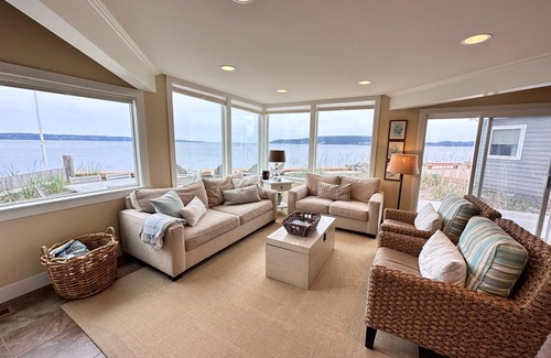 Langley Casa | Fox Spit Bungalow by AvantStay | Waterfront