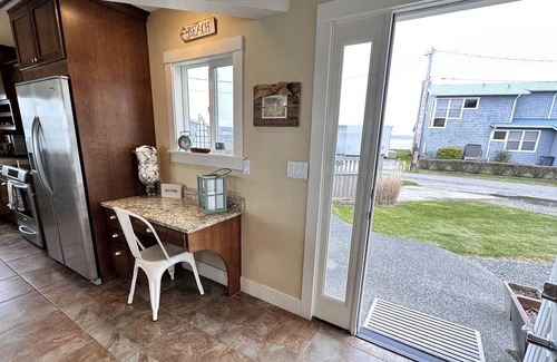Langley Cabina | Fox Spit Bungalow - waterfront home on Whidbey Island