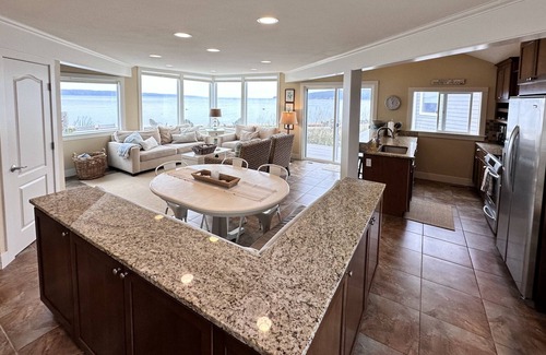 Langley Cabina | Fox Spit Bungalow - waterfront home on Whidbey Island