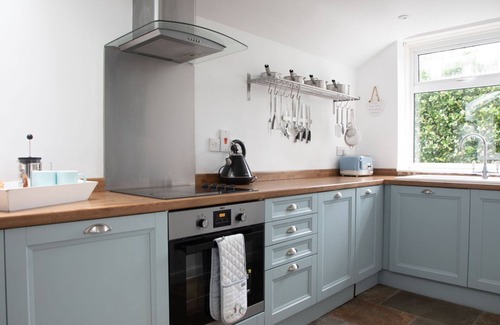 Malborough Cabaña | FOXBEAR, pet friendly, with open fire in Malborough