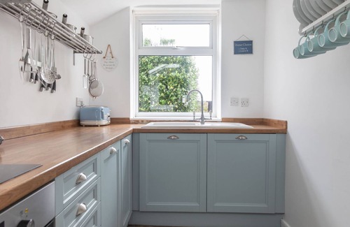 Malborough Cabaña | FOXBEAR, pet friendly, with open fire in Malborough