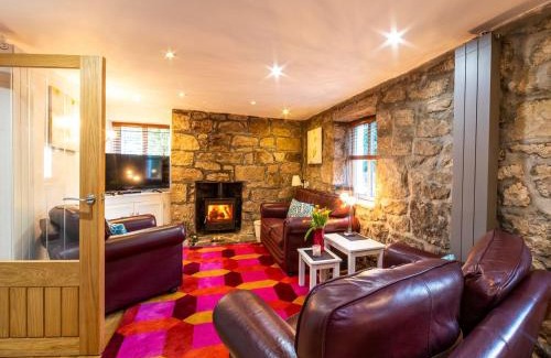 Chepstow Casa | Foxes Reach - Hw7421
