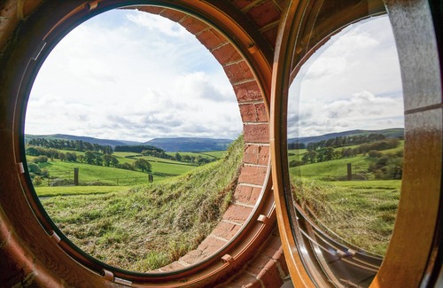 Rhayader Cabaña | FOXES VIEW, pet friendly, character holiday cottage in Rhayader