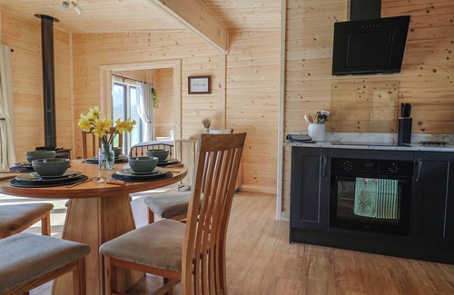 Chard Cabaña | FOXGLOVE, family friendly, character holiday cottage in Chard