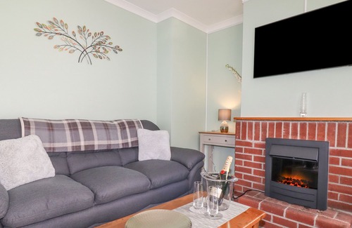 Seaton Cabaña | FOXGLOVE LODGE, family friendly, country holiday cottage in Downderry