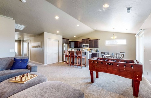 Nampa Casa | Foxglove Place | House in Nampa with a large yard, hot tub, & firepit