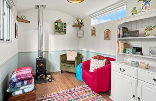 Dulverton Cabina | Foxgloves Hut Brompton Regis
