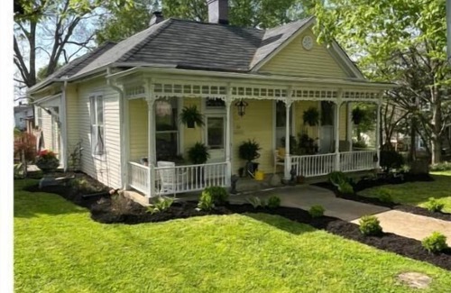 Springfield Casa | FOXRUN COTTAGE in the Historic District