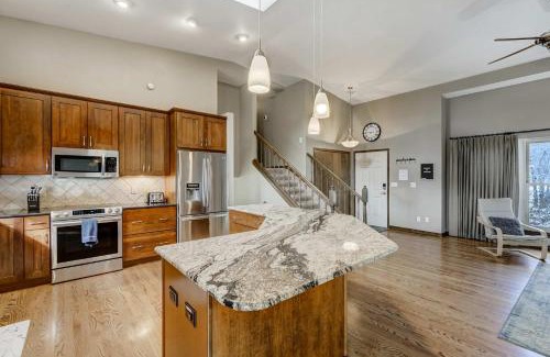 Park Vista Casa | Foxwood Acres Family Home Hot Tub & Mountain Views