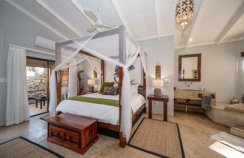 Marloth Park Cabina | Foxy Crocodile Bush Lodge & Kruger Safari's - No Loadshedding