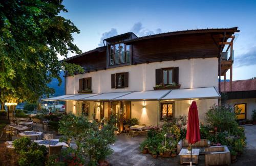 Ossiach Casa | Frühstückspension "Schlosswirt"