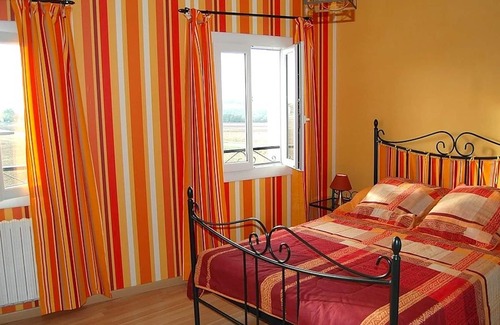 Castelnau-Montratier-Sainte-Alauzie Casa | Homerez - Casa para 7 pers. con jacuzzi en Castelnau-Montratier-Sainte-Alauzie
