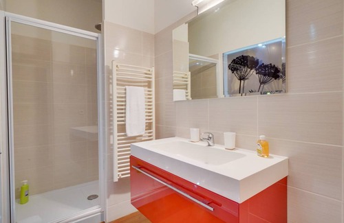 Bordeaux Golden Triangle Apartamento | 90 m² Apartamento ∙ 1 habitación ∙ 2 huéspedes