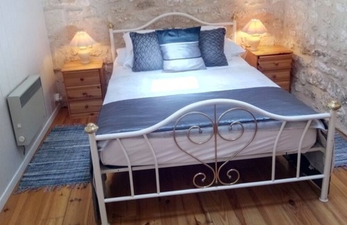 La Rochebeaucourt-et-Argentine Casa | Renovated barn with private pool