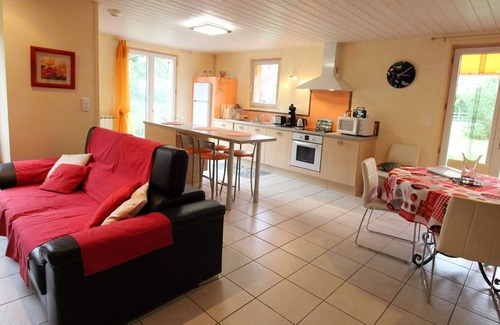 Neuveglise-sur-Truyere Cabaña | Gite Neuvéglise-sur-Truyère-Sériers, 2 bedrooms, 4 persons