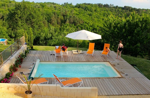 Rouffignac-Saint-Cernin-de-Reilhac Cabaña | Una hermosa casa de campo en el Périgord Negro tranquila con piscina climatizada