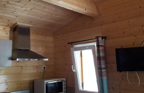Saint-Laurent-les-Bains Alquiler De RV | Camping Le Ceytrou