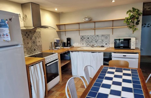 Saint-Martin-Lars-en-Sainte-Hermine Casa | 10-bed gite in the countryside with indoor swimming pool