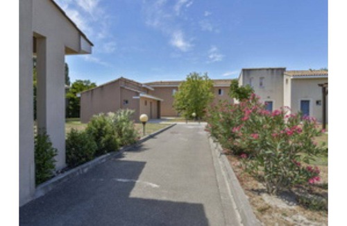 Saint-Saturnin-les-Avignon Apartamento | 30 m² Apartamento ∙ 3 habitaciones ∙ 4 huéspedes