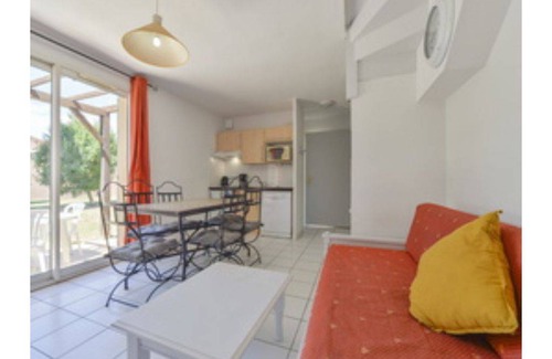 Saint-Saturnin-les-Avignon Apartamento | 40 m² Apartamento ∙ 2 habitaciones ∙ 6 huéspedes