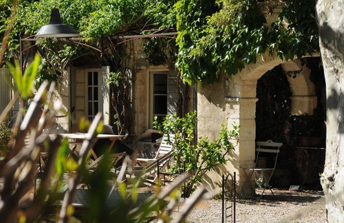 Paluds de Noves Apartamento | Daudet Romantic two-person apartment in Provence