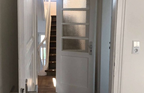 Bad Homburg v.d. Hoehe Apartamento | FR11V old building villa in Bad Homburg with WiFi & TV