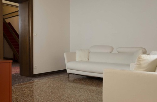 Historic Center Chalet De Esquí | Frame Bologna [King Room with private bathroom outside]