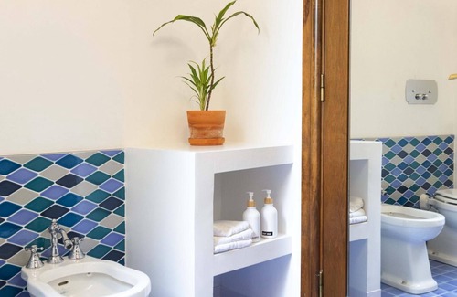 Historic Center Chalet De Esquí | Frame Bologna [King Room with private bathroom outside]