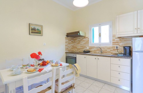 Agios Spyridon Corfu Apartamento | Apartamento Fran: acogedor apartamento con piscina compartida, opciones de desayuno y cerca de la playa