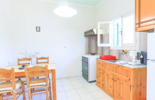 Agios Spyridon Corfu Apartamento | Apartamento Fran: acogedor apartamento con piscina compartida, opciones de desayuno y cerca de la playa