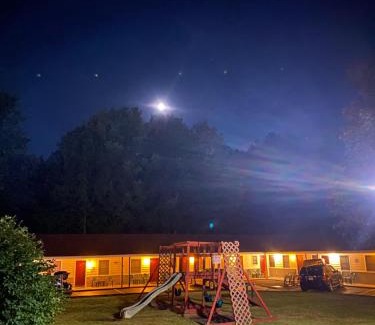 Lake George Hotel | Fran Cove Motel