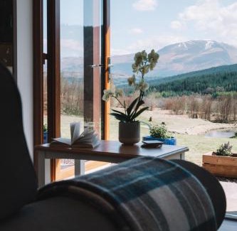 Fort William Apartamento | Frances' Sketch Pad with Hot Tub