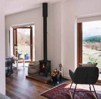 Fort William Apartamento | Frances' Sketch Pad with Hot Tub