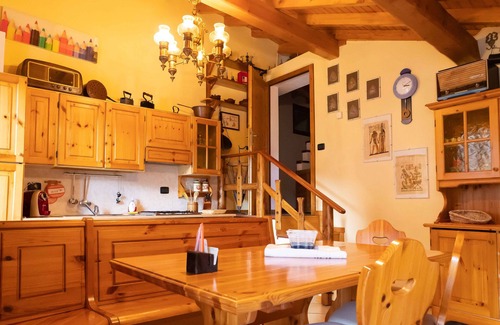 Brusimpiano Apartamento | Franco's Court [4 Apartments]