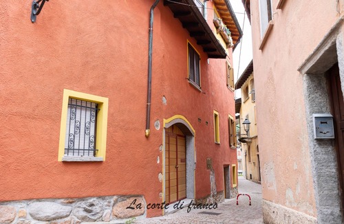 Brusimpiano Apartamento | Franco's Court [4 Apartments]
