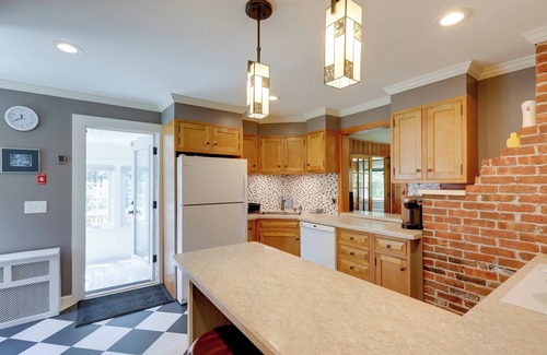 Franconia Casa | Franconia Escape on Half Acre w/ Fire Pit & Deck!