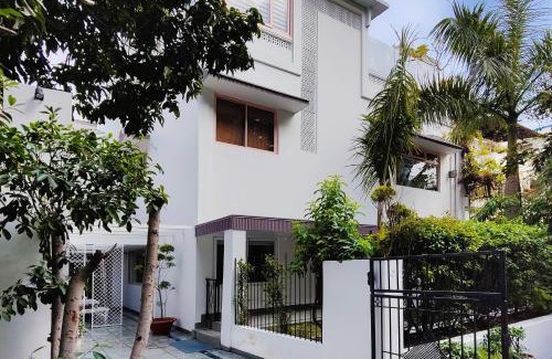 Defence Colony Apartamento | Frangipani Suite
