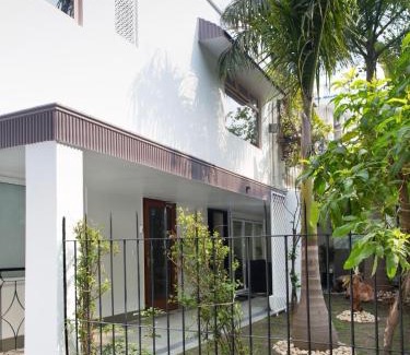 Defence Colony Apartamento | Frangipani Suite