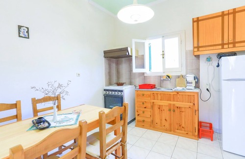 Agios Spyridon Corfu Casa | Frangiskos Ena: Apt privado, piscina compartida. WiFi, A / C, cerca del mar.