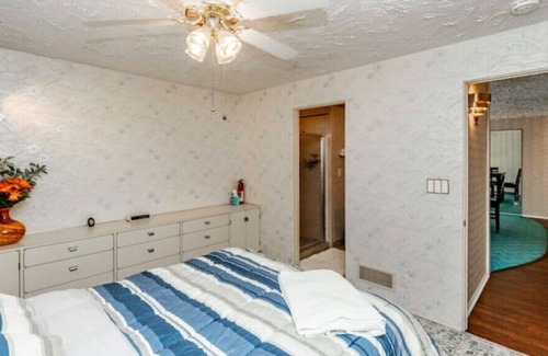 North Central Omaha Casa | Frank Lloyd WrightishMid Century Mod Time Capsule