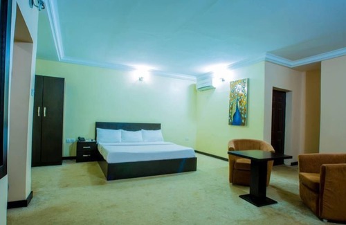 Gwarinpa Estate Hotel | Frankeyz Haven Suites