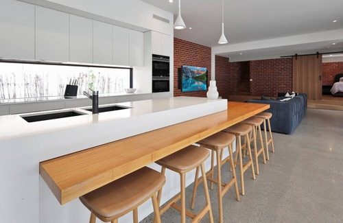 Newtown Villa | Frankie- Luxury Pool House, Sleeping 12, Geelong