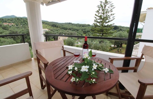 Agios Spyridon Corfu Apartamento | Apartamento Frankis 8 Agios Spyridonas Perithia